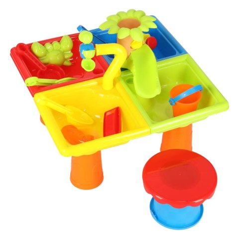 Stolik wodny cztery części piaskownica łopatki konewka stołek